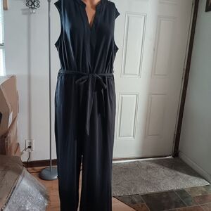 Elegant Black Sleeveless Jumpsuit